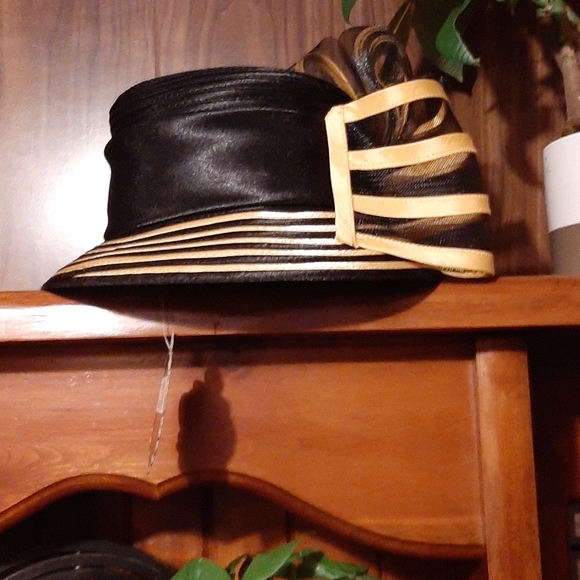 Women's Special Occasion Dress Hat - Picture 5 of 7